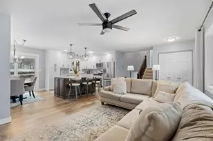 2129 Arkwright St, Maplewood, MN 55117 - Photo 9