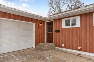 832 Home Pl, Faribault, MN 55021 - Photo 5