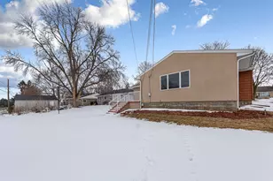 832 Home Pl, Faribault, MN 55021 - Photo 7