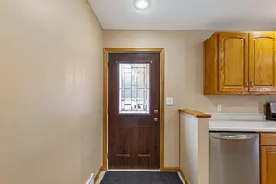 832 Home Pl, Faribault, MN 55021 - Photo 9