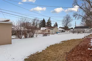 832 Home Pl, Faribault, MN 55021 - Photo 5