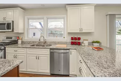 7461 Cloman Way, Inver Grove Heights, MN 55076 - Photo 9