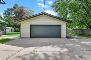 7953 Woodlawn Dr, Mounds View, MN 55112 - Photo 29
