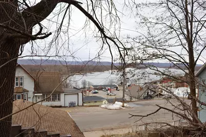 X South Hill Street, Fountain City, WI 54629 - Photo 3