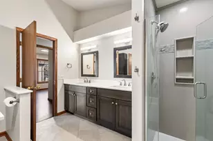 880 Lake Susan Dr, Chanhassen, MN 55317 - Photo 13