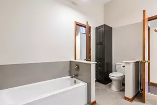 880 Lake Susan Dr, Chanhassen, MN 55317 - Photo 15