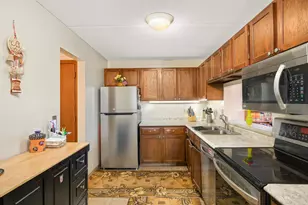 10501 Cedar Lake Rd, Minnetonka, MN 55305 - Photo 15