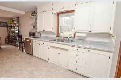 1409 Lakeland Drive NE, Willmar, MN 56201 - Photo 7