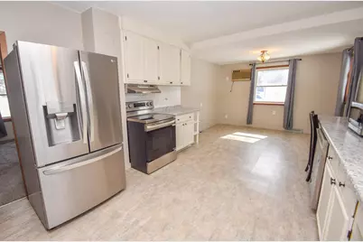 1409 Lakeland Drive NE, Willmar, MN 56201 - Photo 5