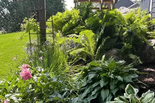 9315 Cold Stream Ln, Eden Prairie, MN 55347 - Photo 5