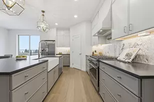 320 Laurel Curve, Golden Valley, MN 55426 - Photo 9