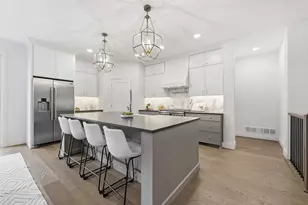 320 Laurel Curve, Golden Valley, MN 55426 - Photo 7