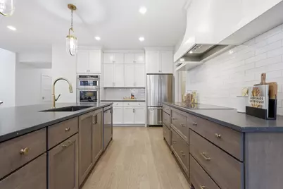 380 Laurel Curve, Golden Valley, MN 55426 - Photo 7