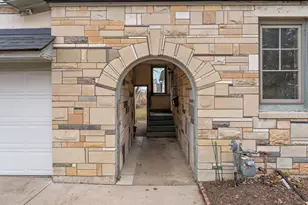 231 Isabel St W, Saint Paul, MN 55107 - Photo 3