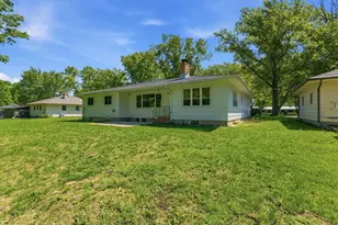 1224 S Ramsey St, Blue Earth, MN 56013 - Photo 7