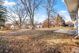 1224 S Ramsey St, Blue Earth, MN 56013 - Photo 7