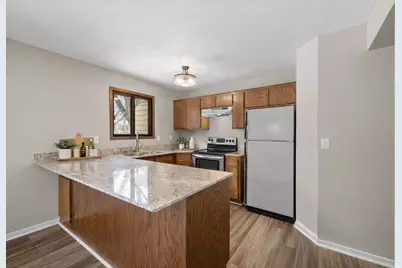 11596 Scotch Pine Court, Eden Prairie, MN 55344 - Photo 9