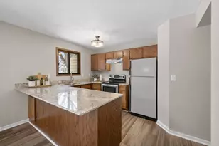 11596 Scotch Pine Ct, Eden Prairie, MN 55344 - Photo 9