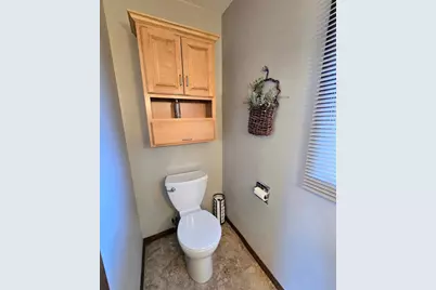 807 7th Avenue SE, Pipestone, MN 56164 - Photo 7