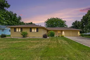 807 7th Ave SE, Pipestone, MN 56164 - Photo 1