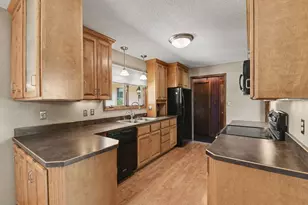 807 7th Ave SE, Pipestone, MN 56164 - Photo 3