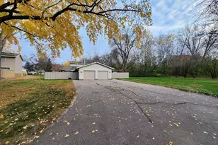 1008 Carmel Ct, Shoreview, MN 55126 - Photo 23