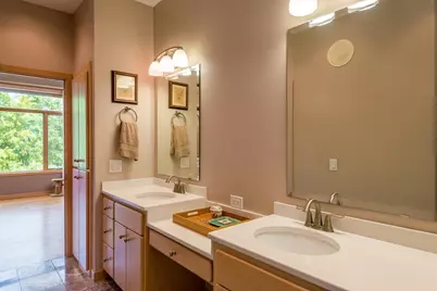 880 Vineland Court, Chanhassen, MN 55317 - Photo 15