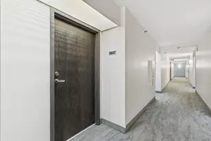 78 10th St E, Saint Paul, MN 55101 - Photo 1