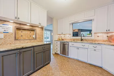 2202 15th Avenue S, Fargo,  58103 - Photo 9