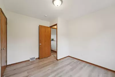 2017 Brookview Drive, Brooklyn Center, MN 55430 - Photo 9