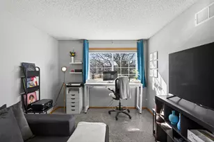 8530 Grove Cir, Shakopee, MN 55379 - Photo 15