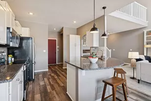 621 Crane Creek Ln, Eagan, MN 55121 - Photo 9