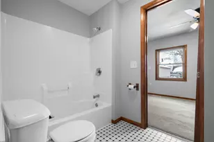 1067 Hatch Ave, Saint Paul, MN 55103 - Photo 19