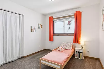 1084 3rd Street E, Saint Paul, MN 55106 - Photo 15