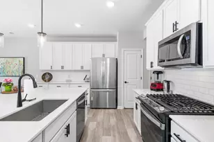 4876 Avery Ct, Eagan, MN 55123 - Photo 9