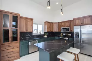 6810 32nd St S, Fargo, ND 58104 - Photo 7