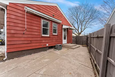 1673 Craig Place, Saint Paul, MN 55119 - Photo 19