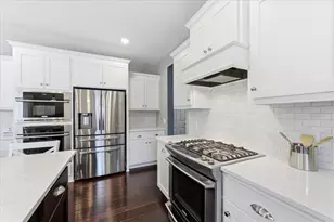 3721 Strawberry Ln, Chanhassen, MN 55331 - Photo 25