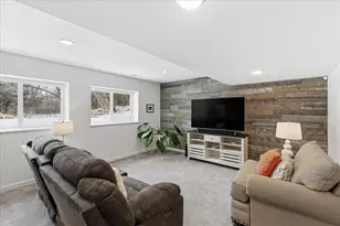 3721 Strawberry Ln, Chanhassen, MN 55331 - Photo 39