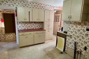 911 Maple Ave, Bird Island, MN 55310 - Photo 7