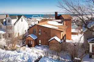 814 W 5th St, Duluth, MN 55806 - Photo 1