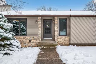 8909 42nd St N, Lake Elmo, MN 55042 - Photo 3