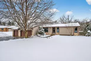 8909 42nd St N, Lake Elmo, MN 55042 - Photo 1