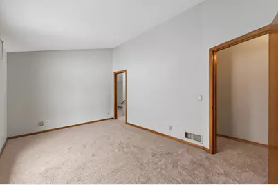 8909 42nd Street N, Lake Elmo, MN 55042 - Photo 13