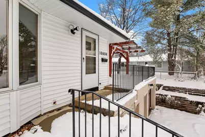10406 Harriet Avenue S, Bloomington, MN 55420 - Photo 3