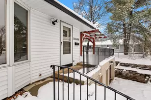 10406 Harriet Ave S, Bloomington, MN 55420 - Photo 3