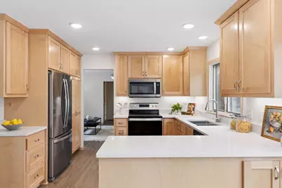 972 Lydia Drive W, Roseville, MN 55113 - Photo 17