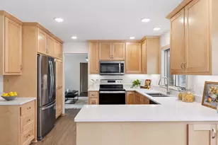 972 Lydia Dr W, Roseville, MN 55113 - Photo 17