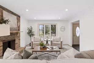 972 Lydia Dr W, Roseville, MN 55113 - Photo 9