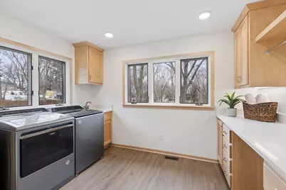 972 Lydia Drive W, Roseville, MN 55113 - Photo 23